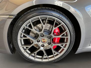 Porsche 992 I Carrera 4S Cabriolet — photo 12