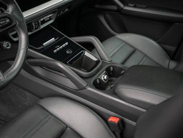 Porsche Cayenne III Coupé — photo 26