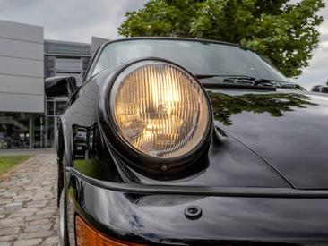 Porsche 964 Carrera 4 Cabriolet — photo 9