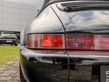 Porsche 964 Carrera 4 Cabriolet — photo 10