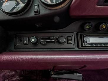 Porsche 964 Carrera 4 Cabriolet — photo 30