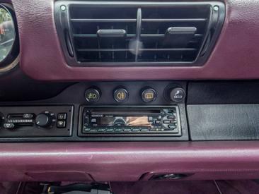 Porsche 964 Carrera 4 Cabriolet — photo 31