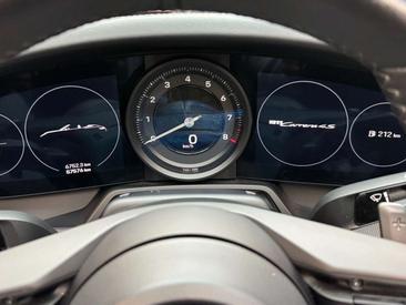 Porsche 992 I Carrera 4S — photo 24