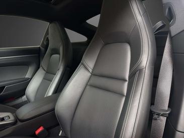 Porsche 992 I Carrera 4S — photo 9