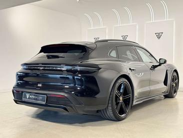 Porsche Taycan Turbo S — photo 4