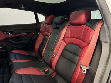 Porsche Taycan Turbo S — photo 10