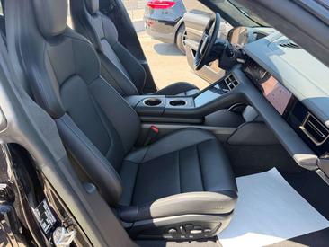 Porsche Taycan Turbo S — photo 8