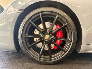 Porsche 992 I Carrera 4S — photo 8