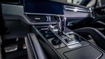 Porsche Cayenne III Turbo S E-Hybrid — photo 14