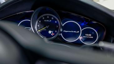Porsche Cayenne III Turbo S E-Hybrid — photo 19