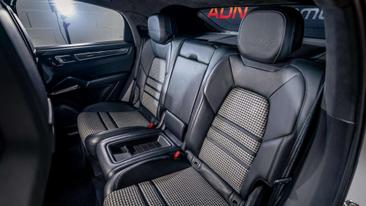 Porsche Cayenne III Turbo S E-Hybrid — photo 25