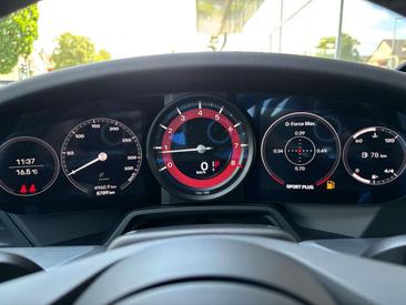 Porsche 992 I Carrera 4S — photo 7