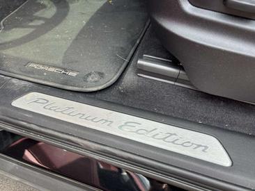 Porsche Cayenne III E-Hybrid Platinum Edition — photo 13