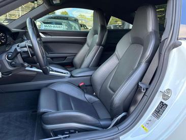 Porsche 992 I Carrera 4S — photo 9