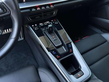 Porsche 992 I Carrera 4S — photo 23