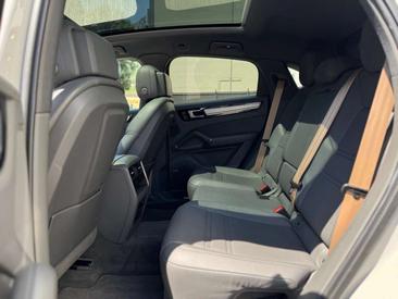 Porsche Cayenne III E-Hybrid Platinum Edition — photo 15