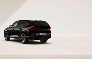 BMW XM 50e — photo 4