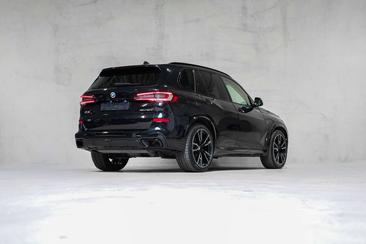 BMW X5 45e — photo 2