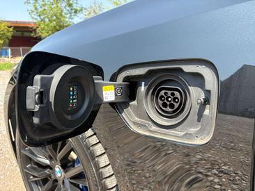 BMW 320e M Sport — photo 27