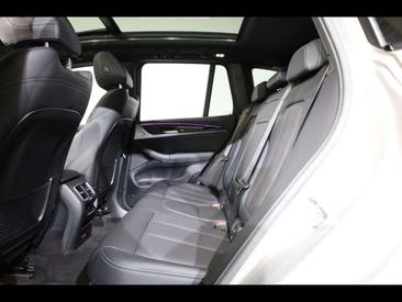 BMW iX3 M Sport — photo 10