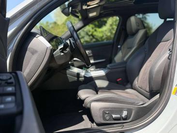 BMW 330 XDrive — photo 12