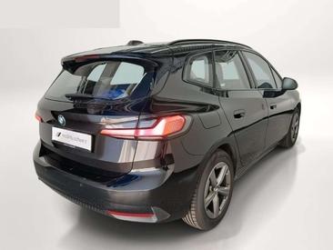 BMW 218i Active Tourer — photo 2