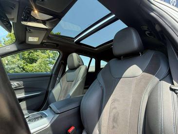 BMW 330 XDrive — photo 16