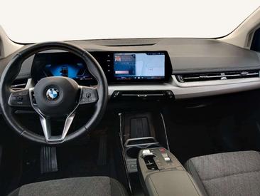 BMW 218i Active Tourer — photo 7