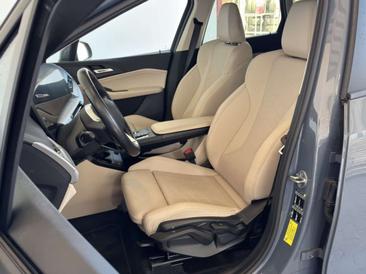 BMW 218d Active Tourer 218d — photo 6