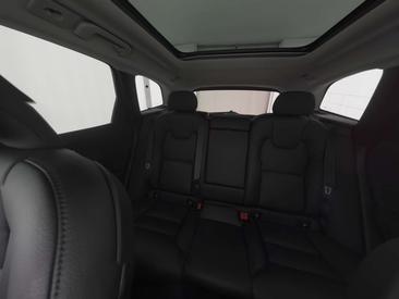Volvo XC60 B4 Plus — photo 5