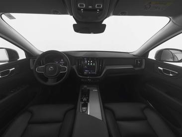 Volvo XC60 B4 Core — photo 3