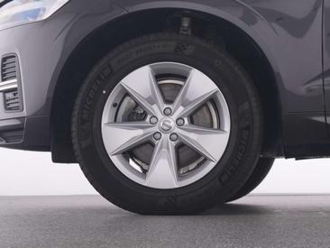 Volvo XC60 B4 Core — photo 19