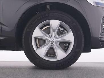 Volvo XC60 B4 Core — photo 21