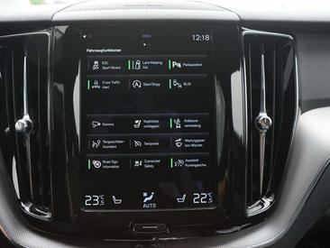 Volvo XC60 B4 R-Design — photo 14