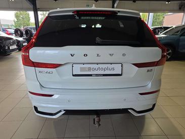 Volvo XC60 B5 R-Design — photo 8