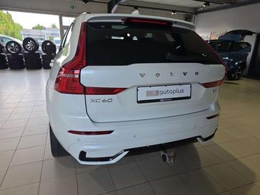 Volvo XC60 B5 R-Design — photo 9