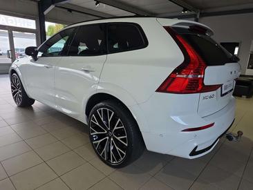Volvo XC60 B5 R-Design — photo 10