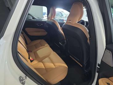 Volvo XC60 B5 Inscription — photo 13