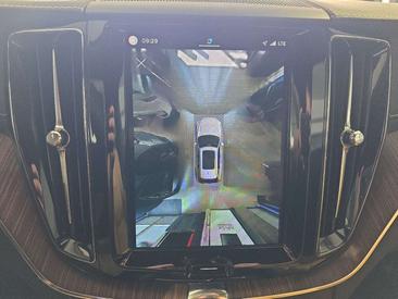 Volvo XC60 B5 Inscription — photo 24