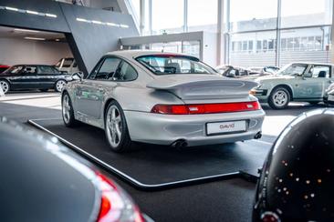 Porsche 993 Turbo — photo 7