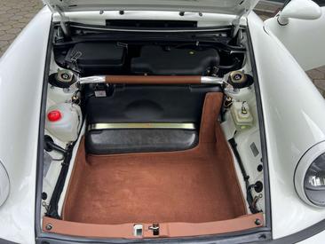 Porsche 964 Carrera 2 — photo 18