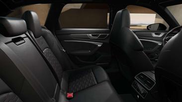 Audi RS6 — photo 11