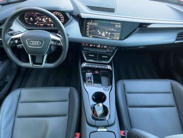 Audi E-tron GT 60 — photo 8