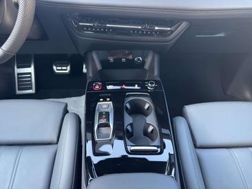 Audi SQ6 E-tron — photo 5