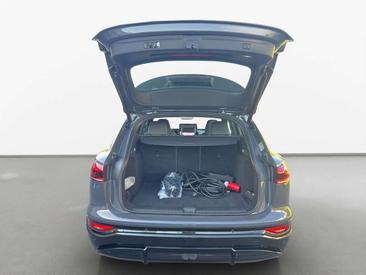 Audi SQ6 E-tron — photo 7