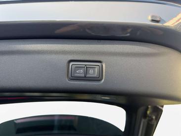 Audi SQ6 E-tron — photo 9