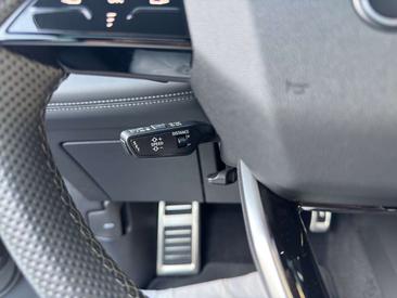 Audi SQ6 E-tron — photo 16