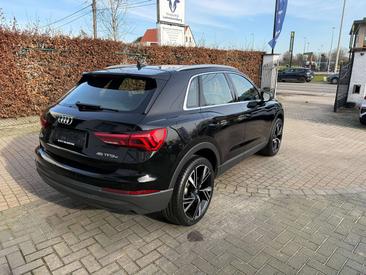 Audi Q3 35 TDI — photo 12
