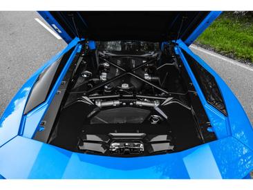 Lamborghini Aventador — photo 15