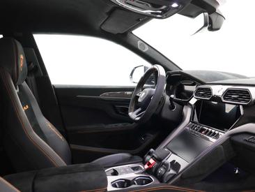 Lamborghini Urus Performante — photo 24
